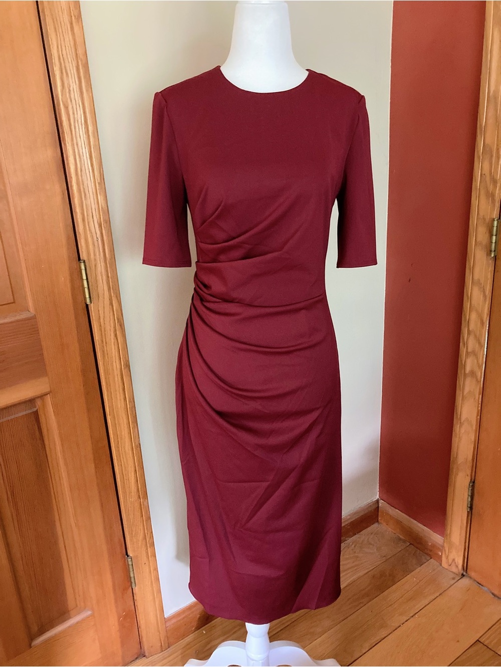 M.M. LaFleur Burgundy Ruched Sheath Dress Size 2 Stretch Japanese Fabric